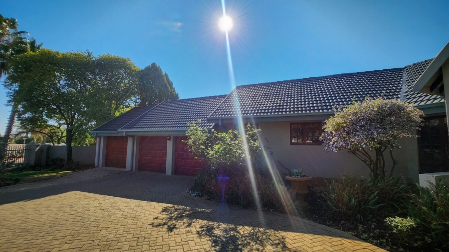 5 Bedroom Property for Sale in Wilkoppies North West